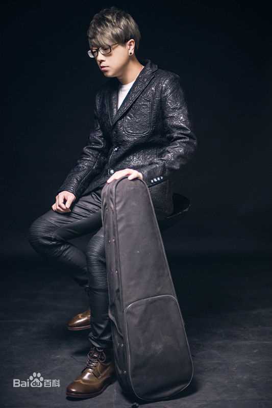 李济纶(SKYLY)前后照片