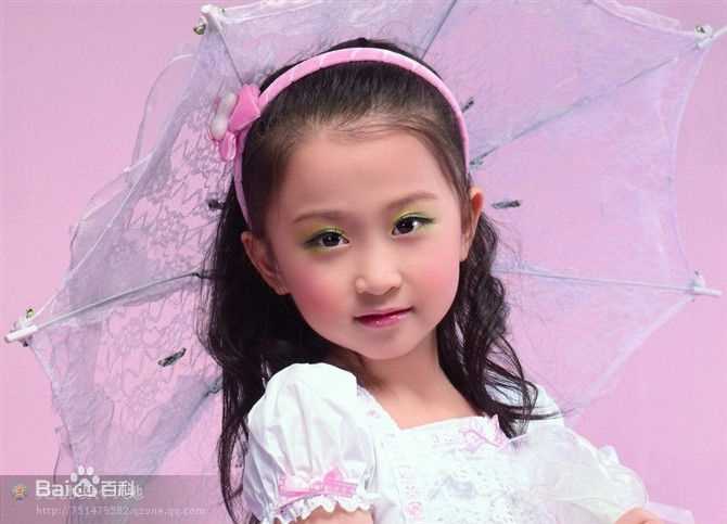 刘姝辰艺术照前后照片