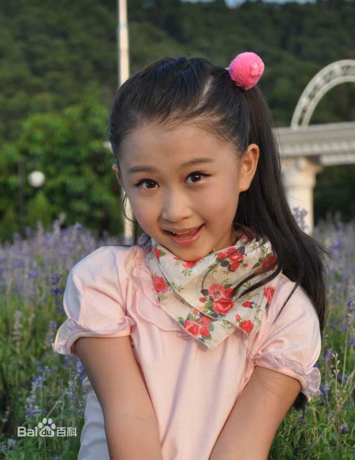 刘姝辰艺术照前后照片