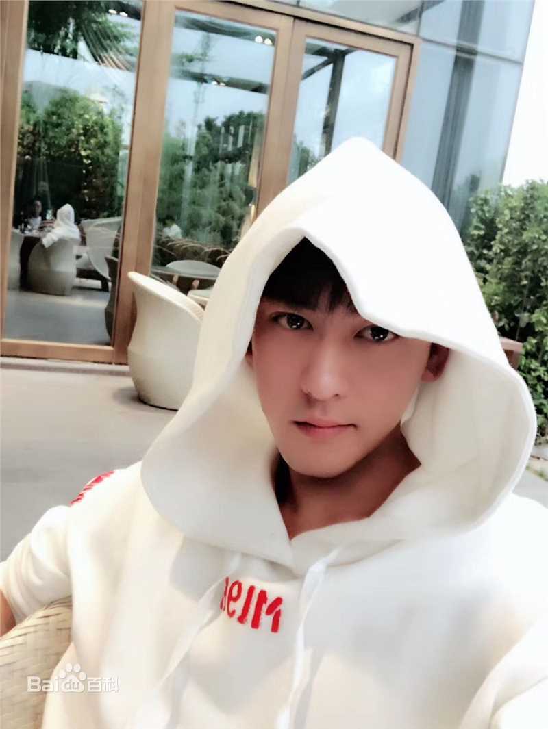 李柏谊生活写照生活照