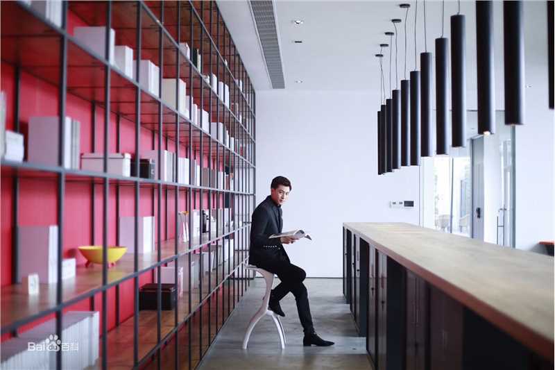 李柏谊生活写照生活照