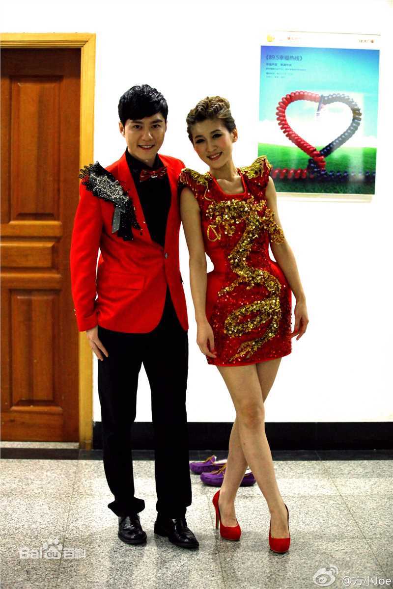 莫君莫莫主持壁纸壁纸