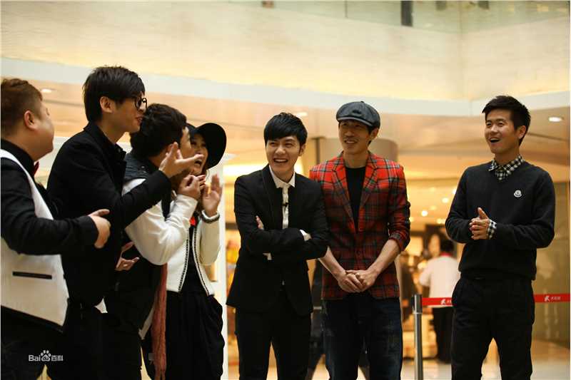 莫君莫莫主持壁纸壁纸