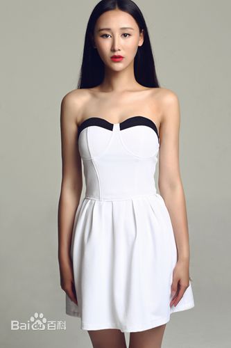 杜十五最全低胸白裙相册