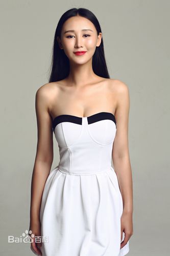 杜十五最全低胸白裙相册