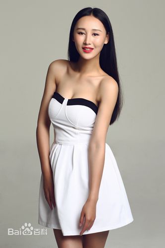 杜十五最全低胸白裙相册