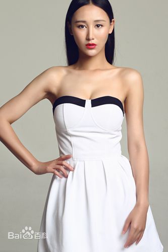 杜十五最全低胸白裙相册