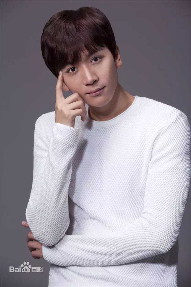 最新姜文轩性感图片