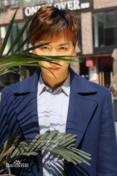 最新姜文轩性感图片