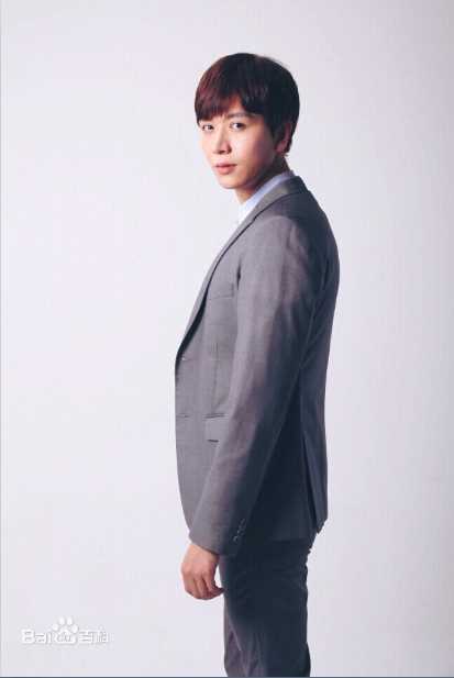 最新姜文轩性感图片