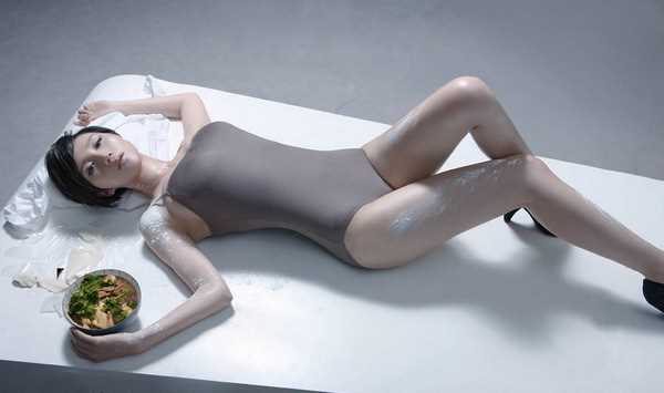 精选足球宝贝阿朵展性感玉肌,曲线完美体现_图册