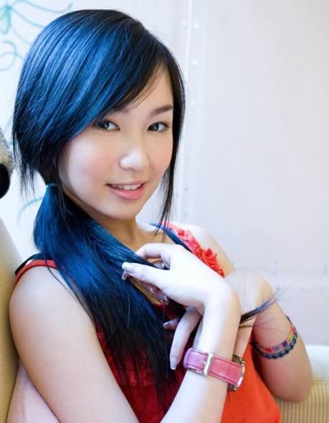 特别专辑爱穿红色T恤的足球宝贝图片