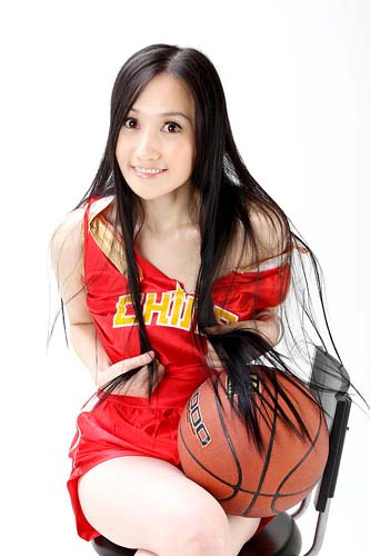最新做性感篮球宝贝的CEO美女壁纸