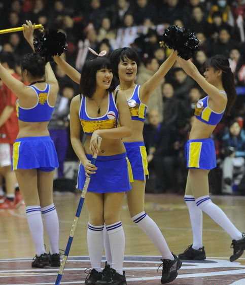 高清篮球宝贝赛场热舞图集