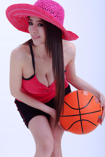 优质混血篮球宝贝动感展青春气息相册