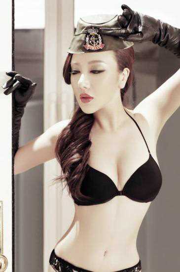 最全足球宝贝卧室,豹纹女郎尽显性感壁纸