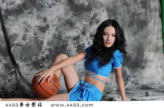 特别专辑CBA最美篮球宝贝似何洁,短裙秀清纯