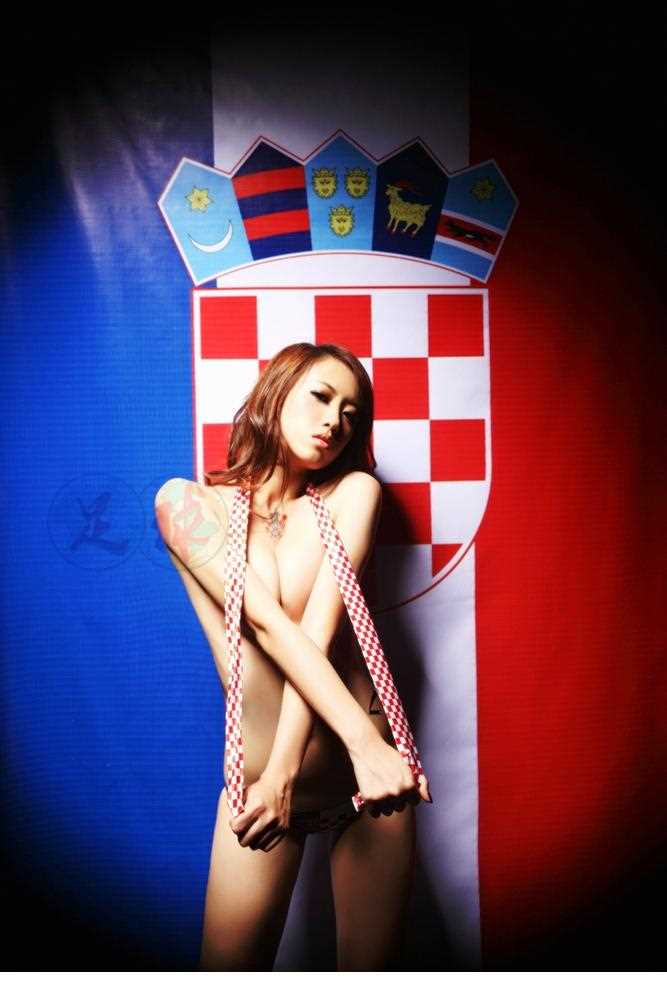 最新欧洲杯足球宝贝性感最爱克罗地亚壁纸