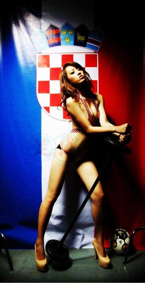 最新欧洲杯足球宝贝性感最爱克罗地亚壁纸