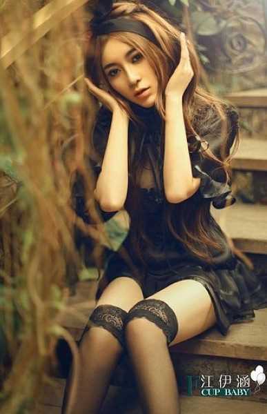 最新性感教主华丽转身,变装萝莉女仆大秀清纯_壁纸