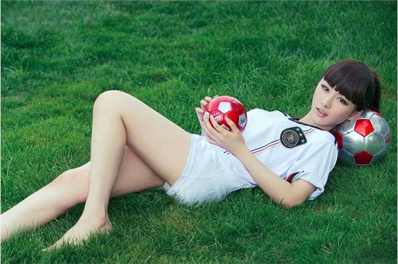 特别专辑小美女化身德国宝贝,助威日耳曼战车_图片