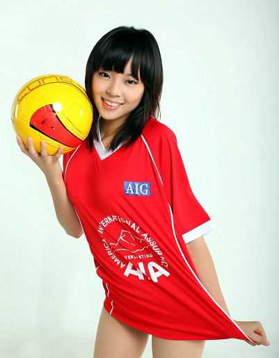 最新广州恒大啦啦队员,修长大长腿惹人遐想_壁纸