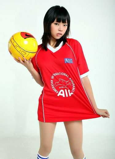 最新广州恒大啦啦队员,修长大长腿惹人遐想_壁纸