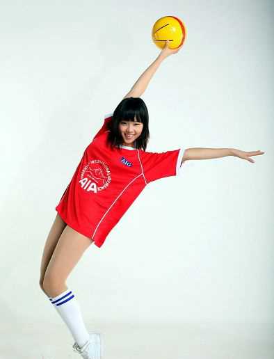 最新广州恒大啦啦队员,修长大长腿惹人遐想_壁纸