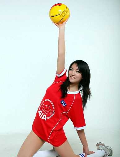 最新广州恒大啦啦队员,修长大长腿惹人遐想_壁纸