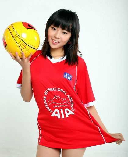 最新广州恒大啦啦队员,修长大长腿惹人遐想_壁纸