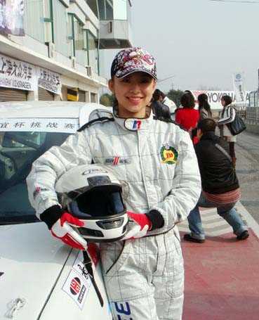 高清在潘晓婷亮相《男人装》,台球天后演绎妩媚女人_中的图册