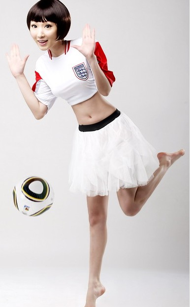 半裸出镜助威南非世界杯的足球美女