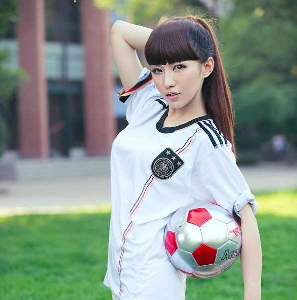 特别专辑精选性感照-足球美女图片