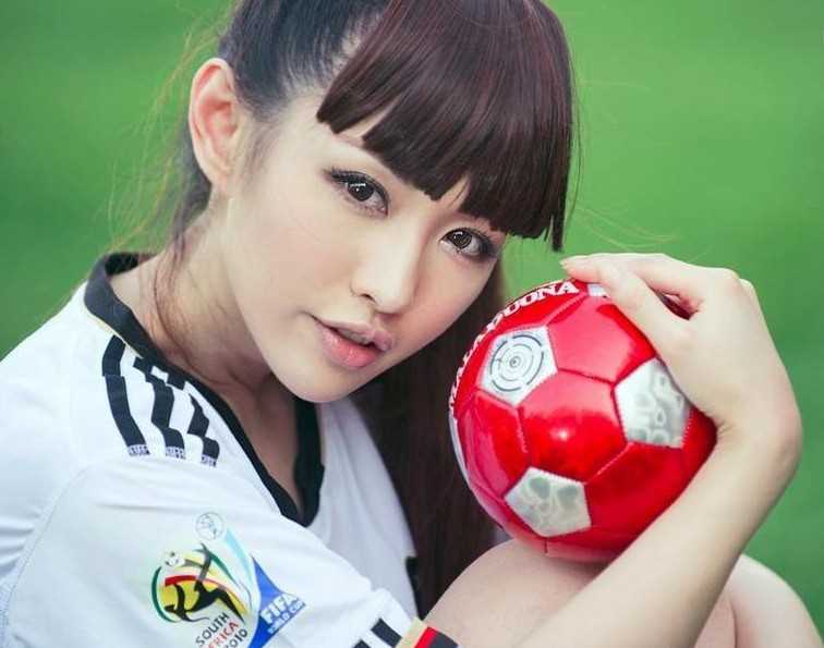 特别专辑精选性感照-足球美女图片