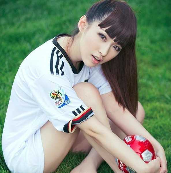 特别专辑精选性感照-足球美女图片