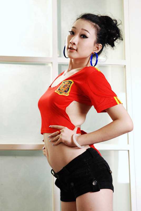 高清我们一起世界杯吧,可爱足球美女图集