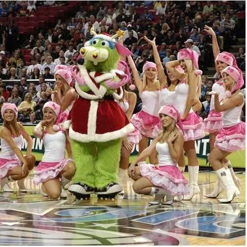 高清性感红装贺圣诞的NBA美女图集