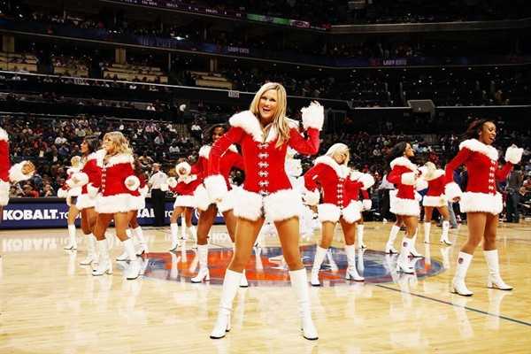 高清性感红装贺圣诞的NBA美女图集