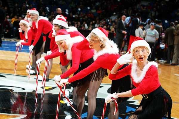 高清性感红装贺圣诞的NBA美女图集