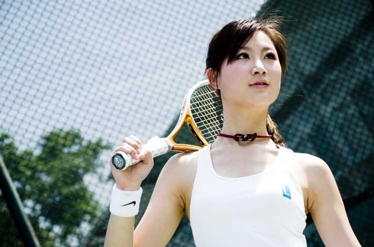 高清网球美眉性感摆动姿势图集