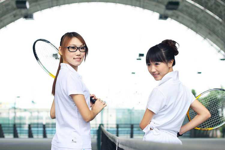 高清网球美眉性感摆动姿势图集