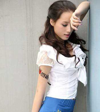 最新演绎性感网球的性感美女壁纸