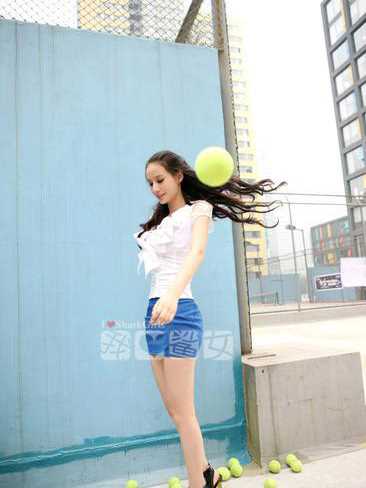 最新演绎性感网球的性感美女壁纸