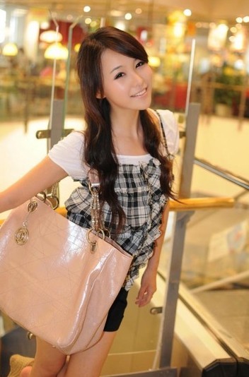 优质香汗淋漓弄湿薄衫之网球美女图片