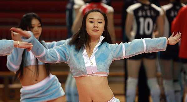 高清靓丽啦啦宝贝助阵恒大,短裙热舞秀小蛮腰图集