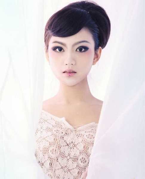 刘闻雯三点式照,装扮可爱兔女郎