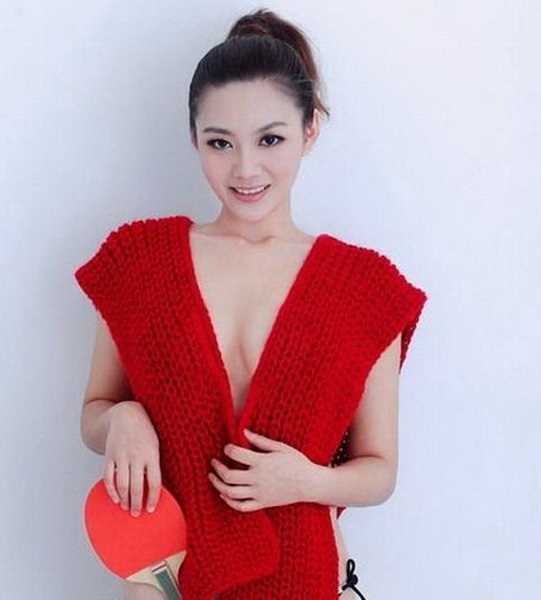 刘闻雯三点式照,装扮可爱兔女郎