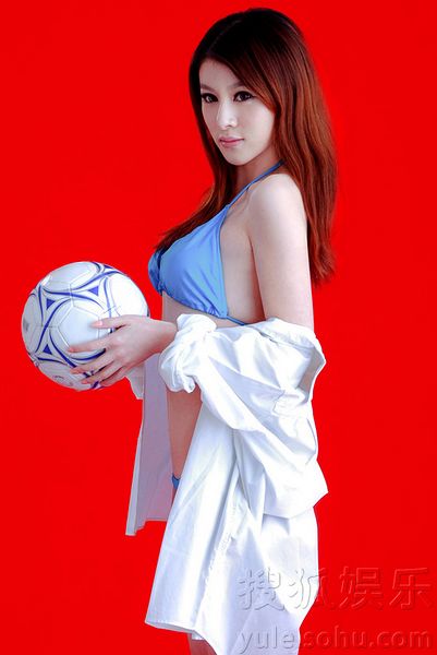 最新小孙俪突破尺度秀性感,鼓励国足不要气馁壁纸
