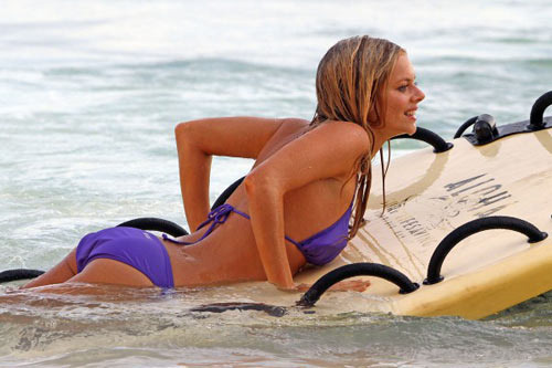 特别专辑澳大利亚性感90后新星海边玩冲浪图片