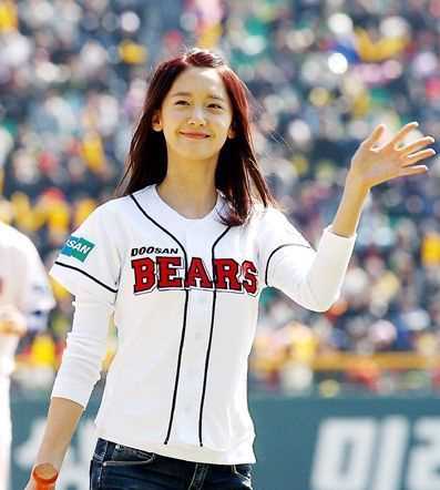 高清日韩女星棒球场精彩开球表演图集